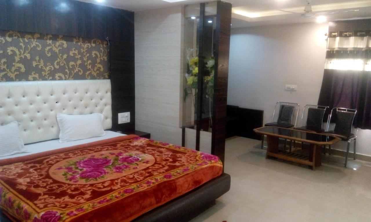 Hotel Priya Palace Ранчі Екстер'єр фото
